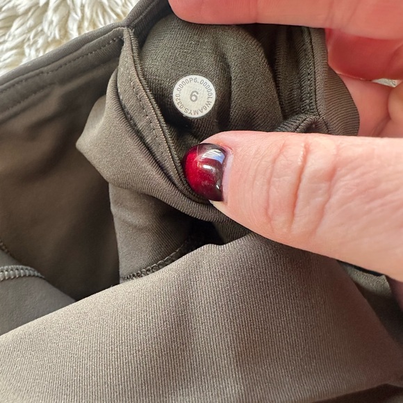 EUC Lululemon All The Right Places leggings, olive green, pockets, no piling - Picture 2 of 3